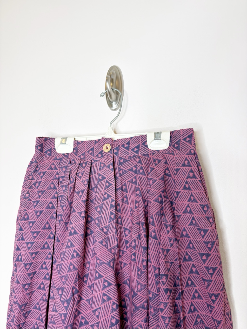 World Of Crow Pleated Pants Plum Size Small — image 4 of 8